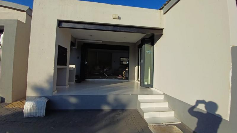 4 Bedroom Property for Sale in Hartbeespoort Dam Nature Reserve North West